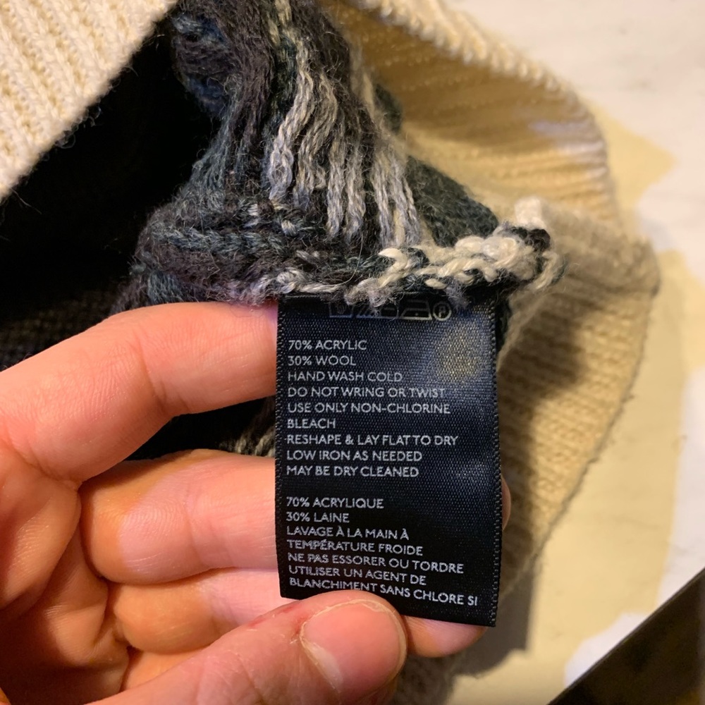 Urban Outfitters BDG wool sweater size M - Picture 3 of 5